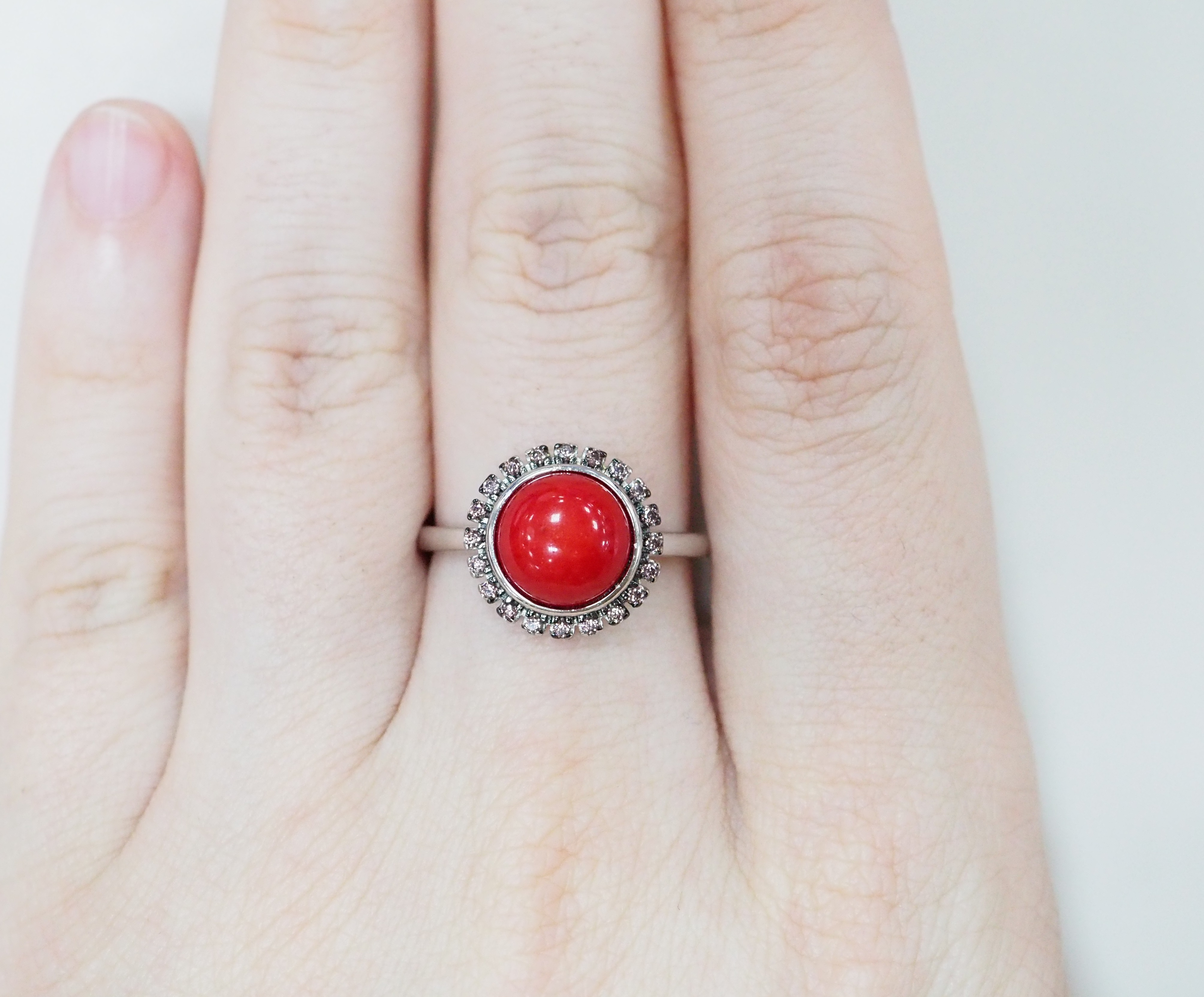 Серебряное кольцо с кораллом